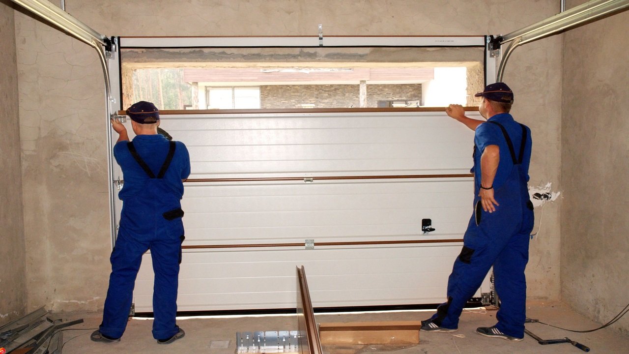 Key Factors to Consider While Buying Residential Roll-Up Doors
