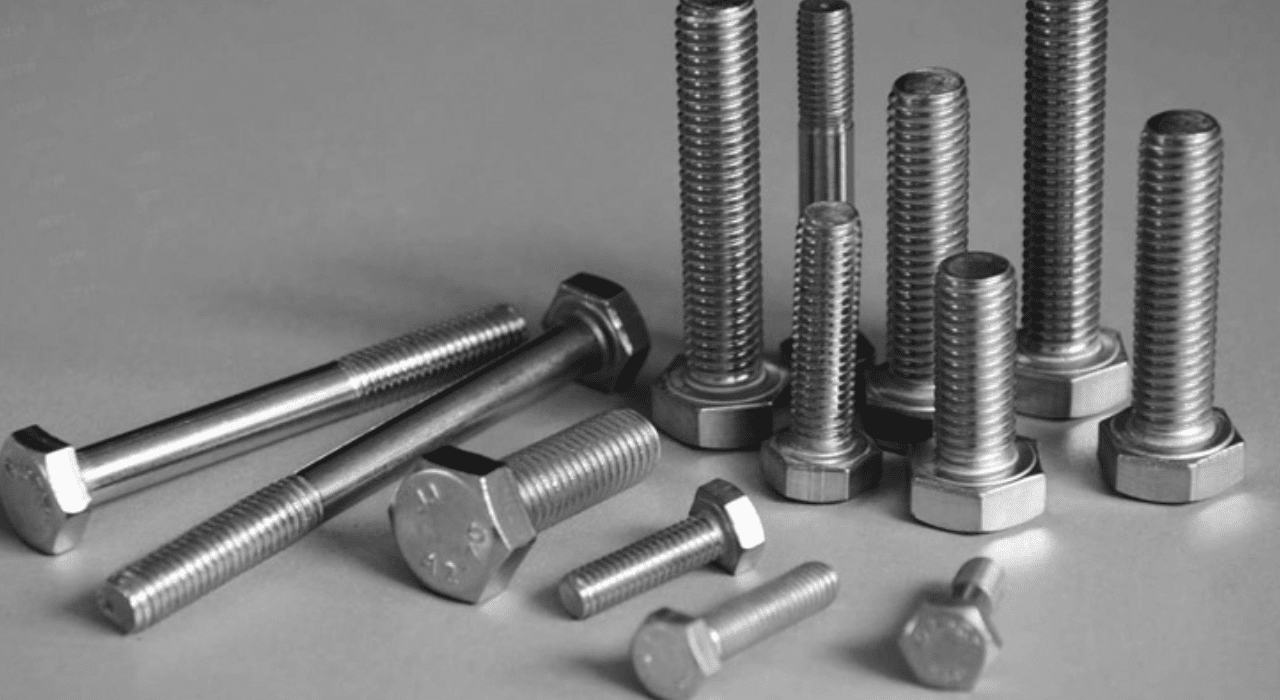 How Does the Microstructure of 904L Bolts Impact Their Mechanical Properties?